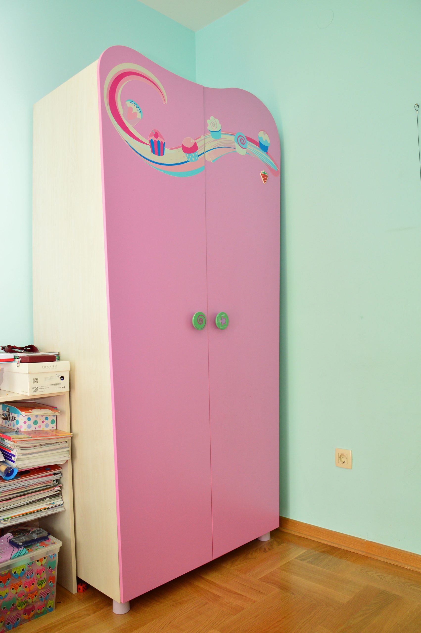 Prodajem Çilek plakar.