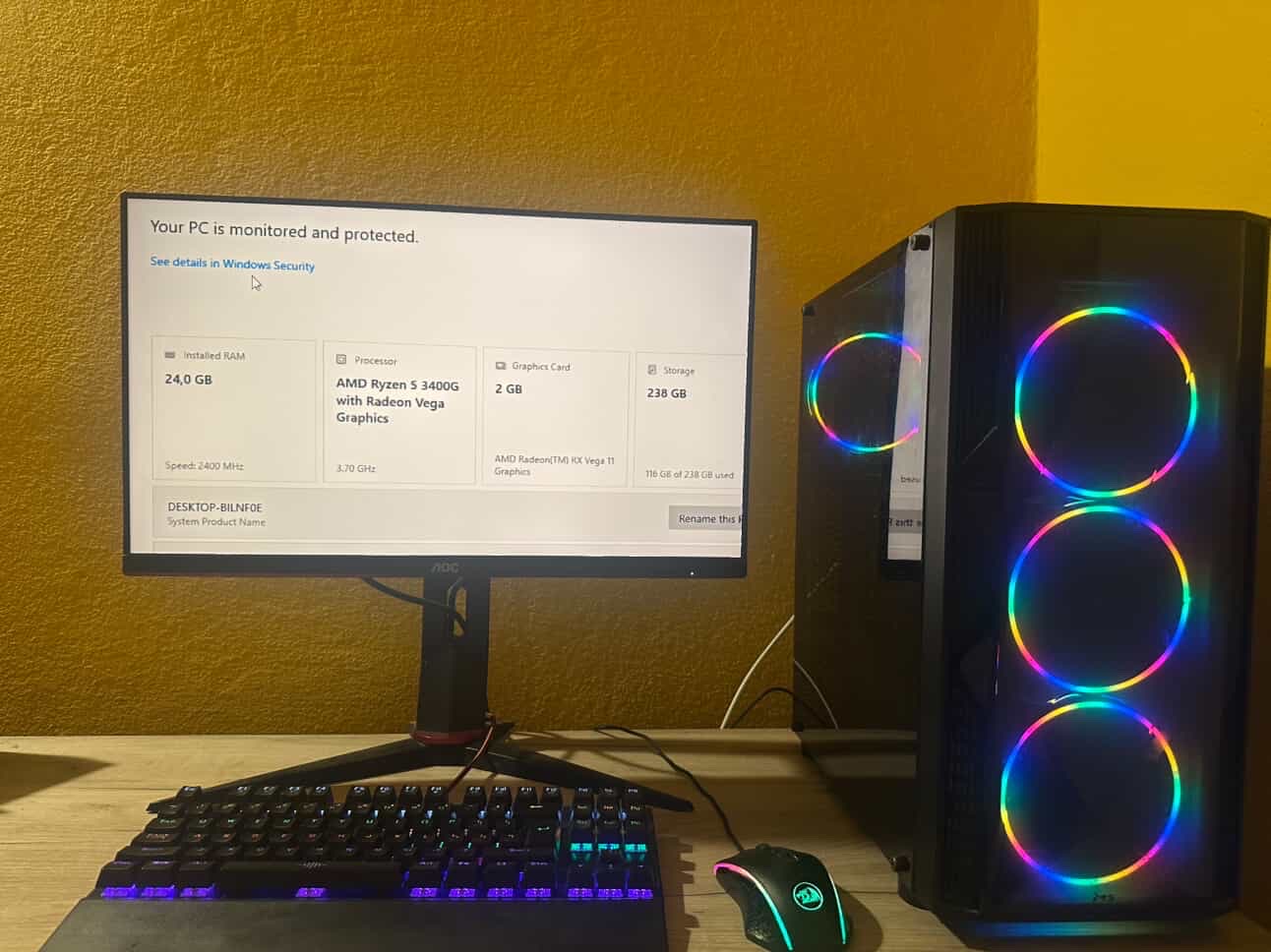 Prodajem komp i monitor