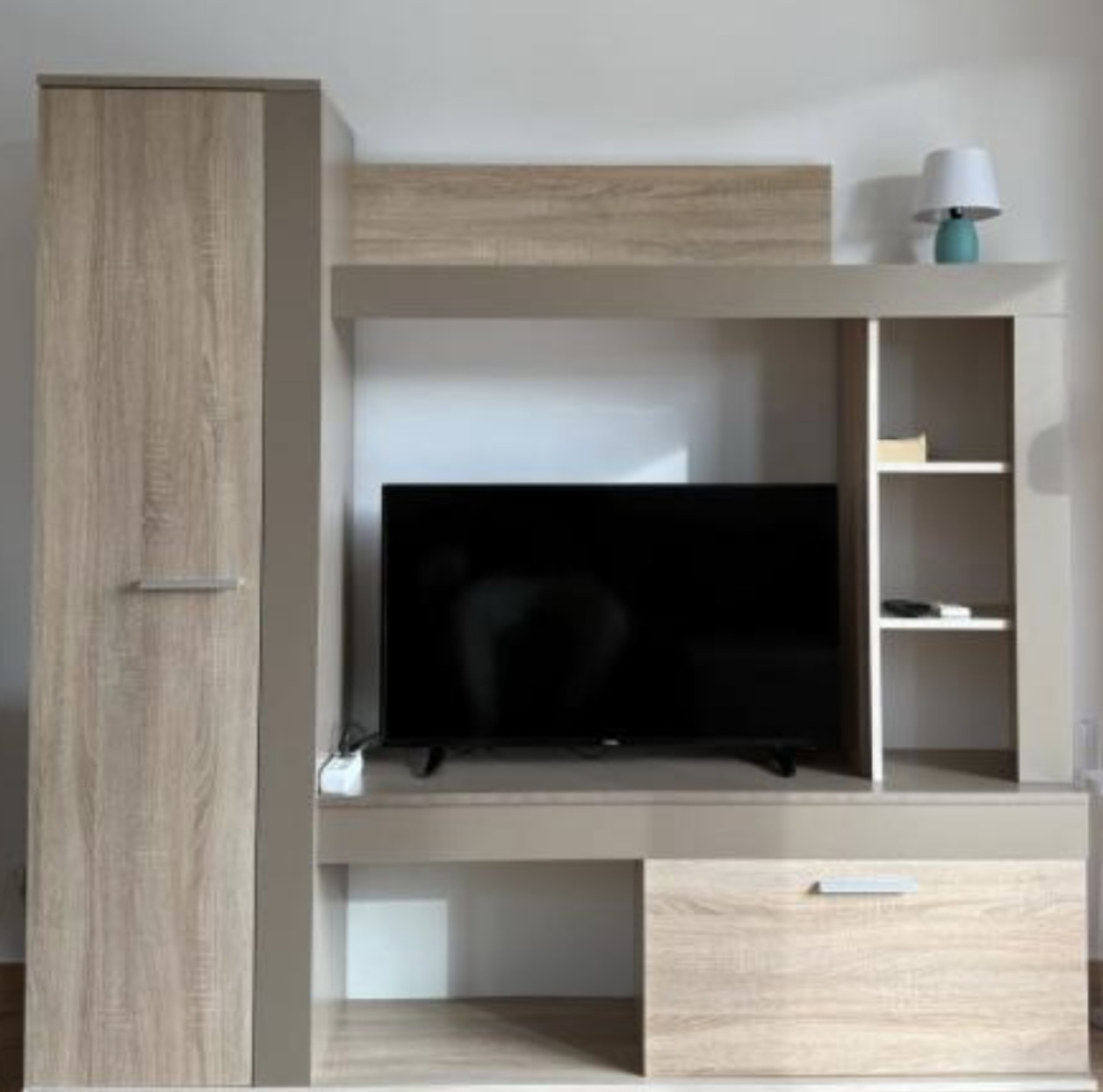 Garnitura komoda i sto