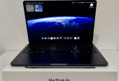 Prodajem Mac Book M2