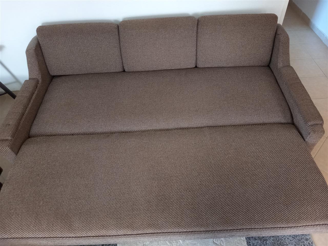 Poklanjam dva troseda