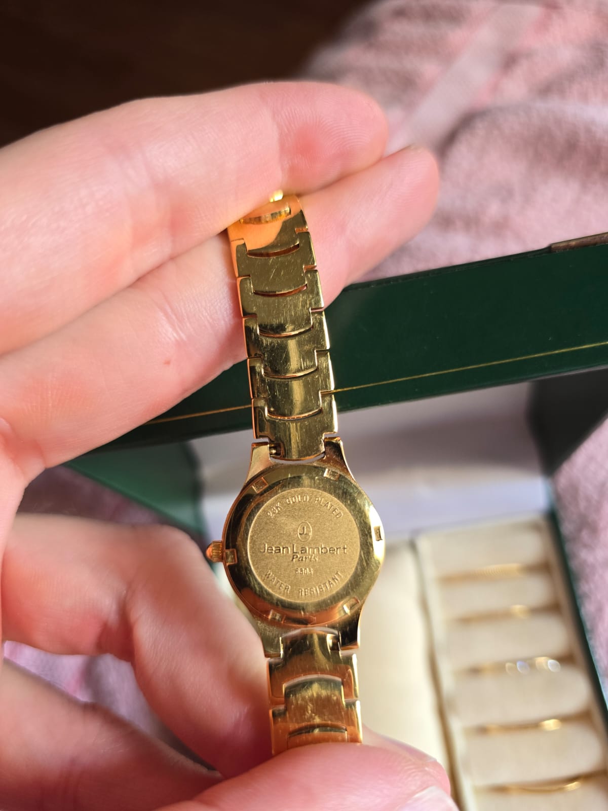 Jean Lambert zenski sat