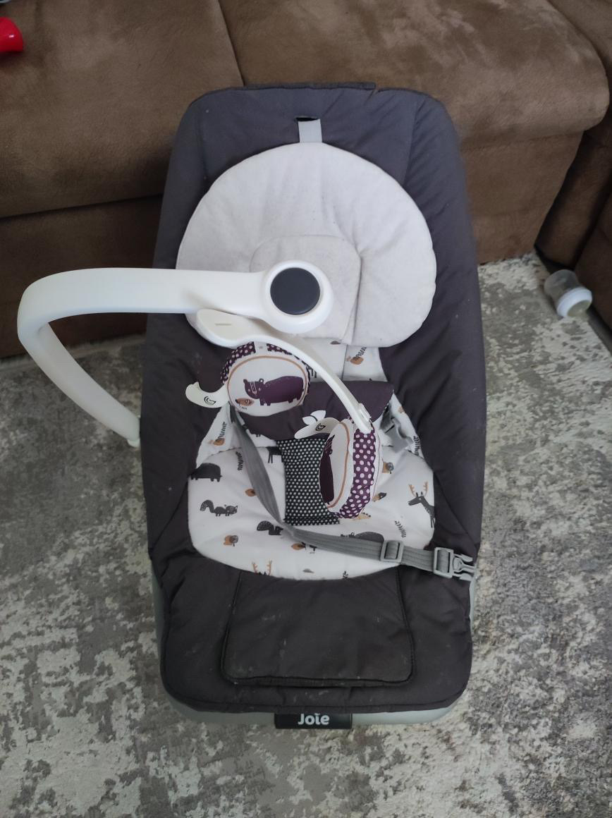 Prodajem mali krevetić za bebu