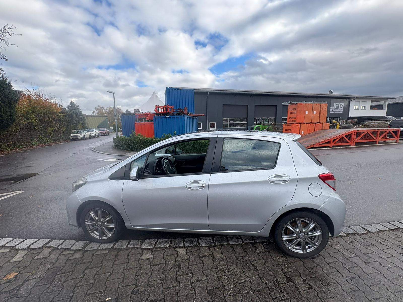 Toyota Yaris 1.3 benzin