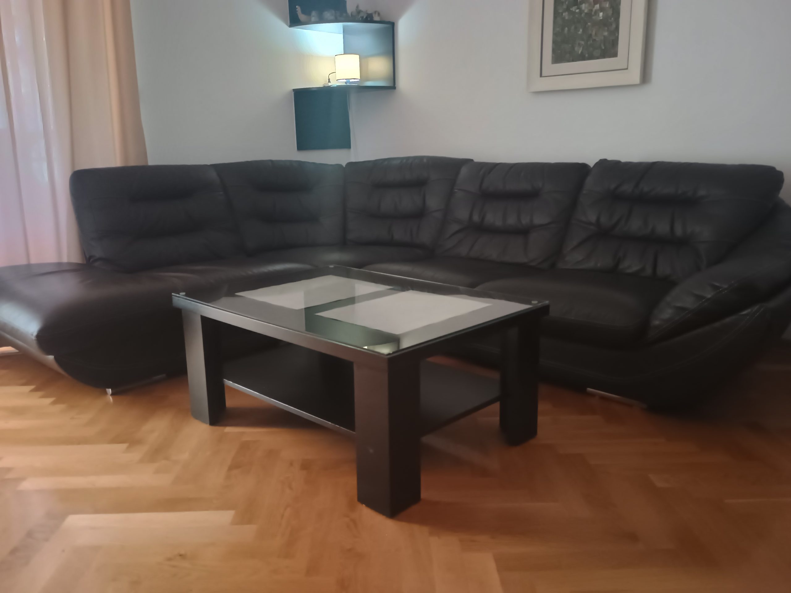 Ugaona garnitura + klub sto