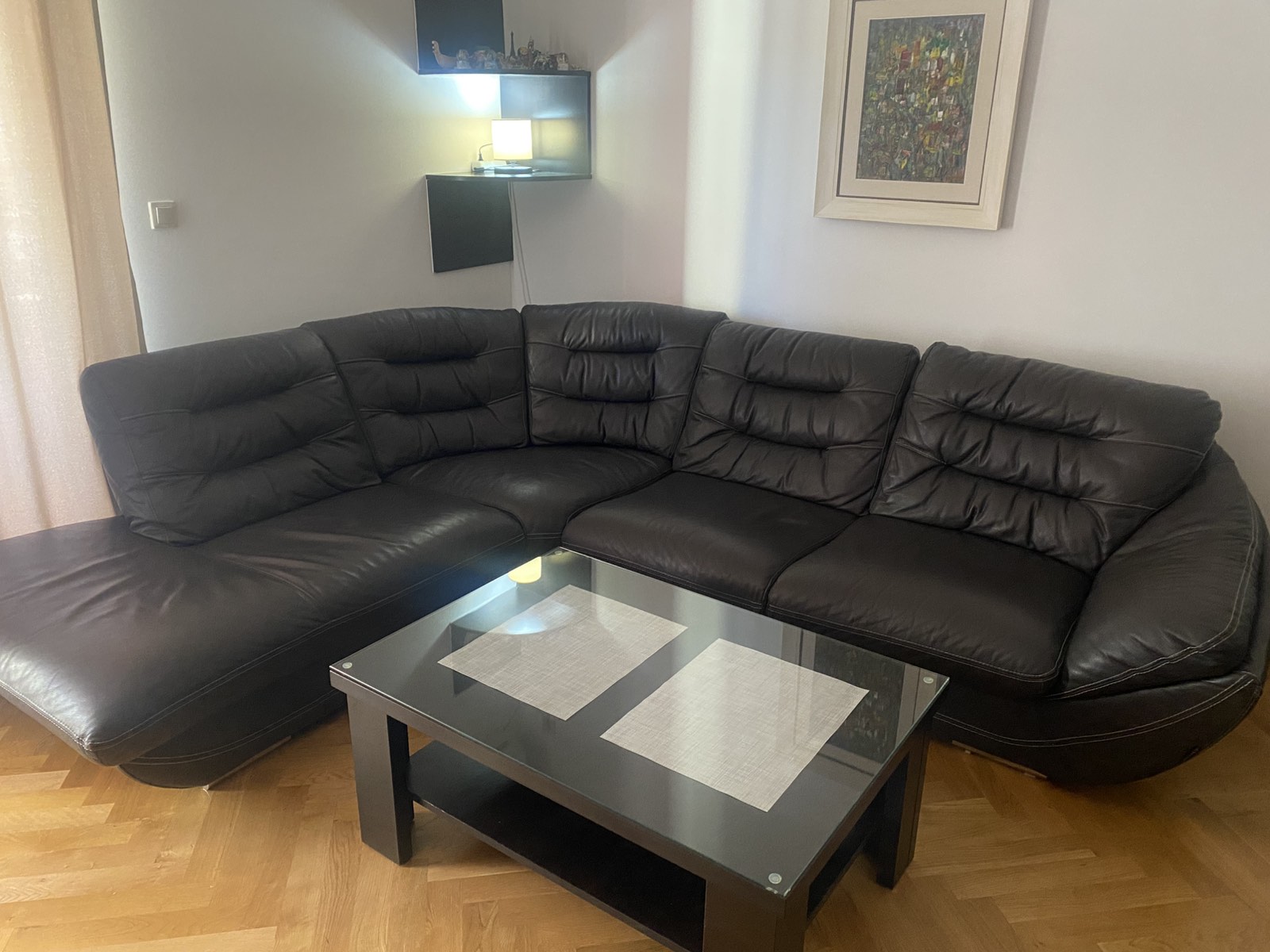 Ugaona garnitura + klub sto