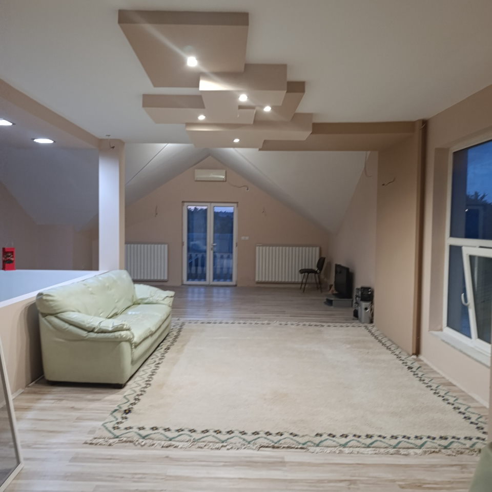 Kuća na prodaju Beška, Inđija