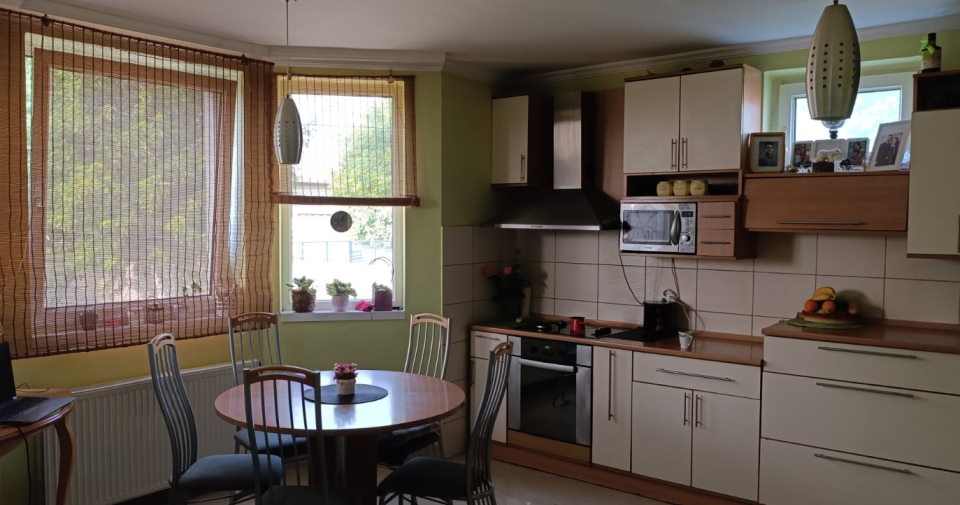 Kuća na prodaju Beška, Inđija