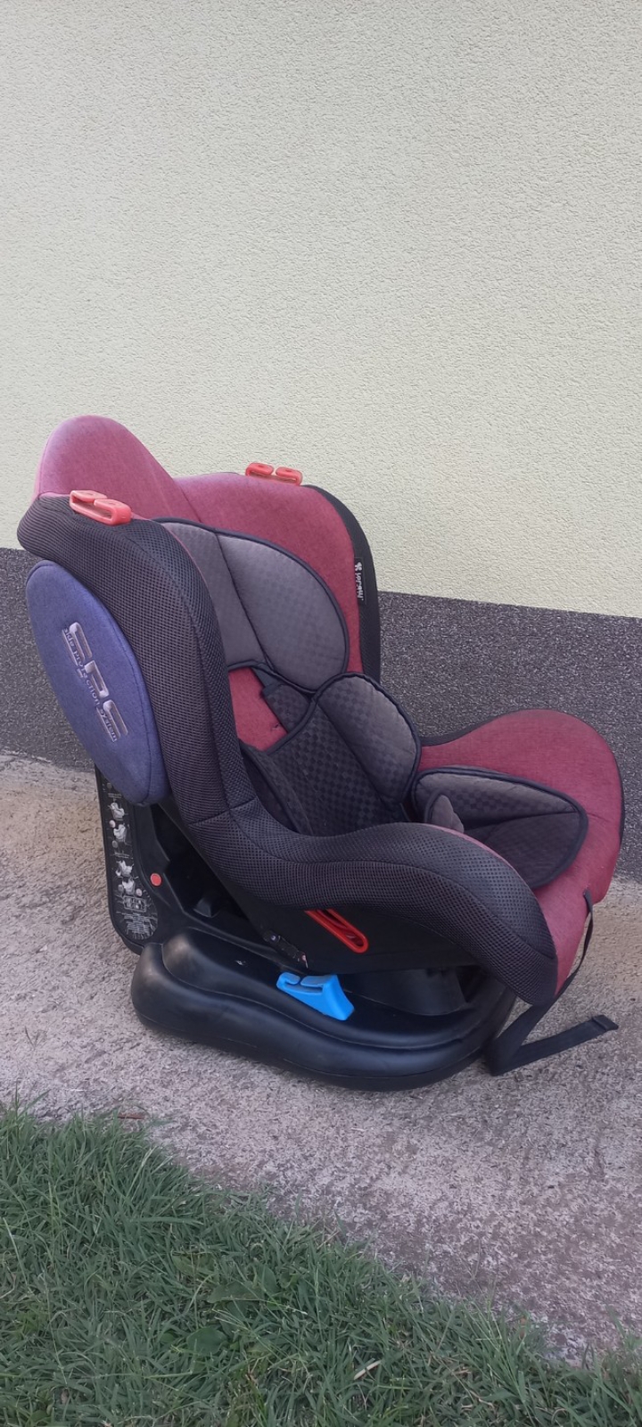 Prodajem sjedište za auto