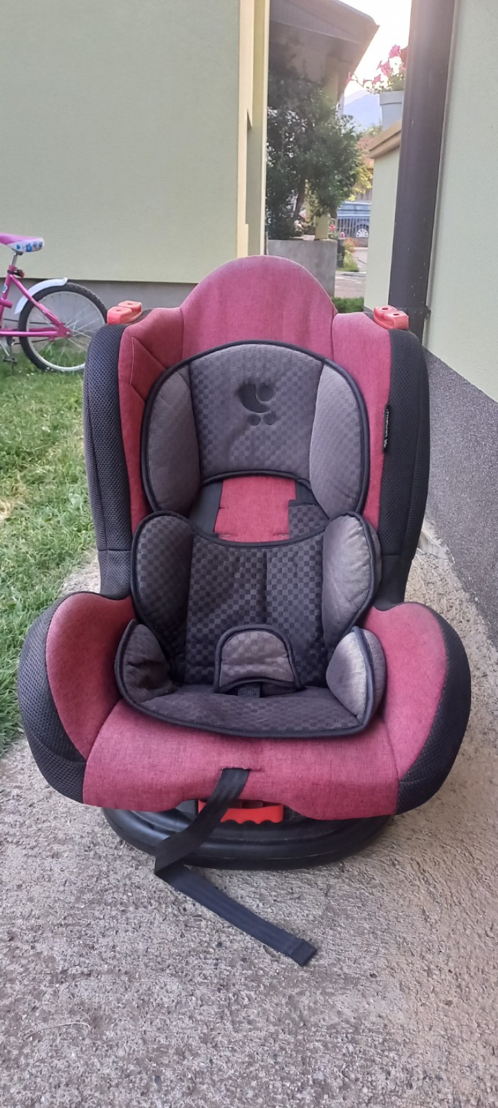 Prodajem sjedište za auto