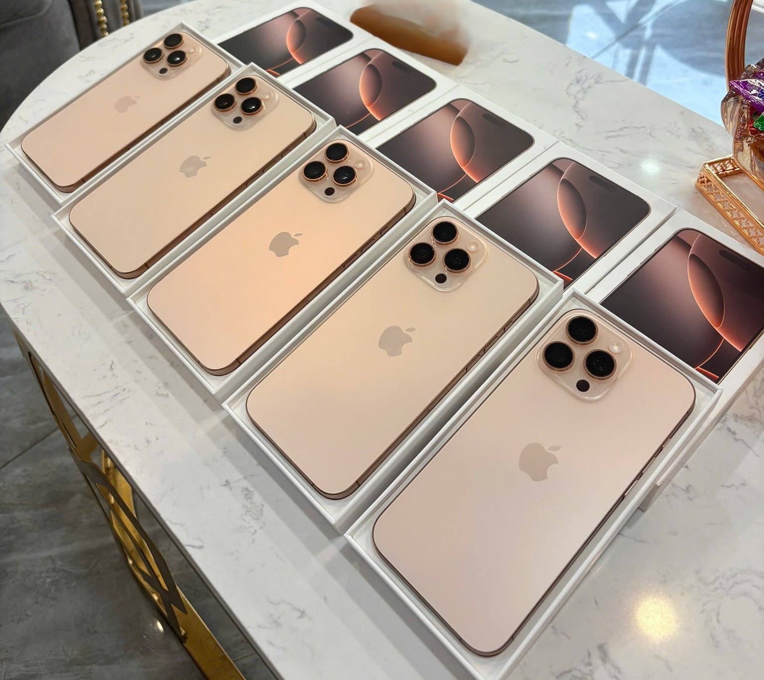 iPhone 16 Pro Max | 16 Pro