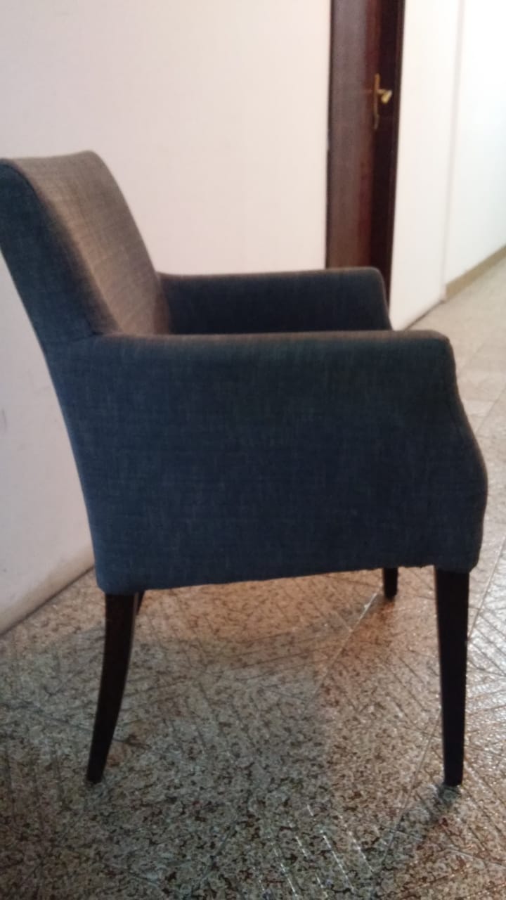 dusek . fotelju , stolicu