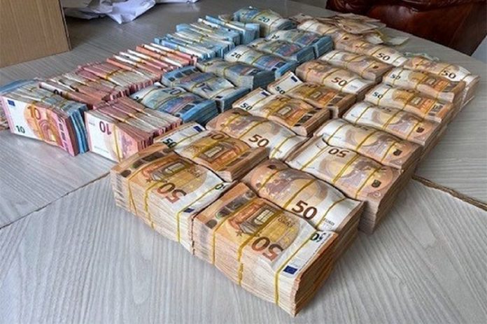 counterfeit euro banknotes