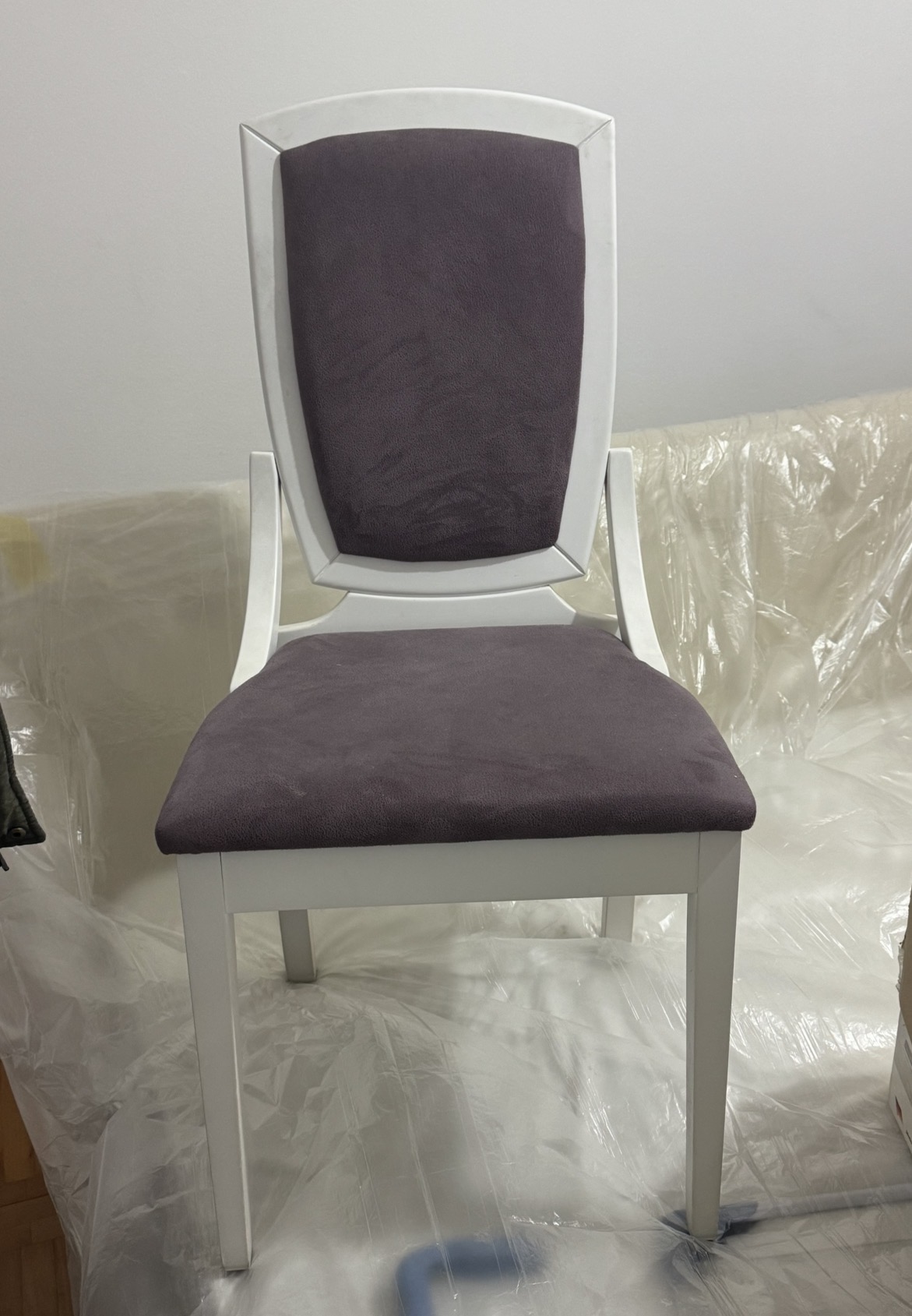 Prodajem trpezarijske stolice