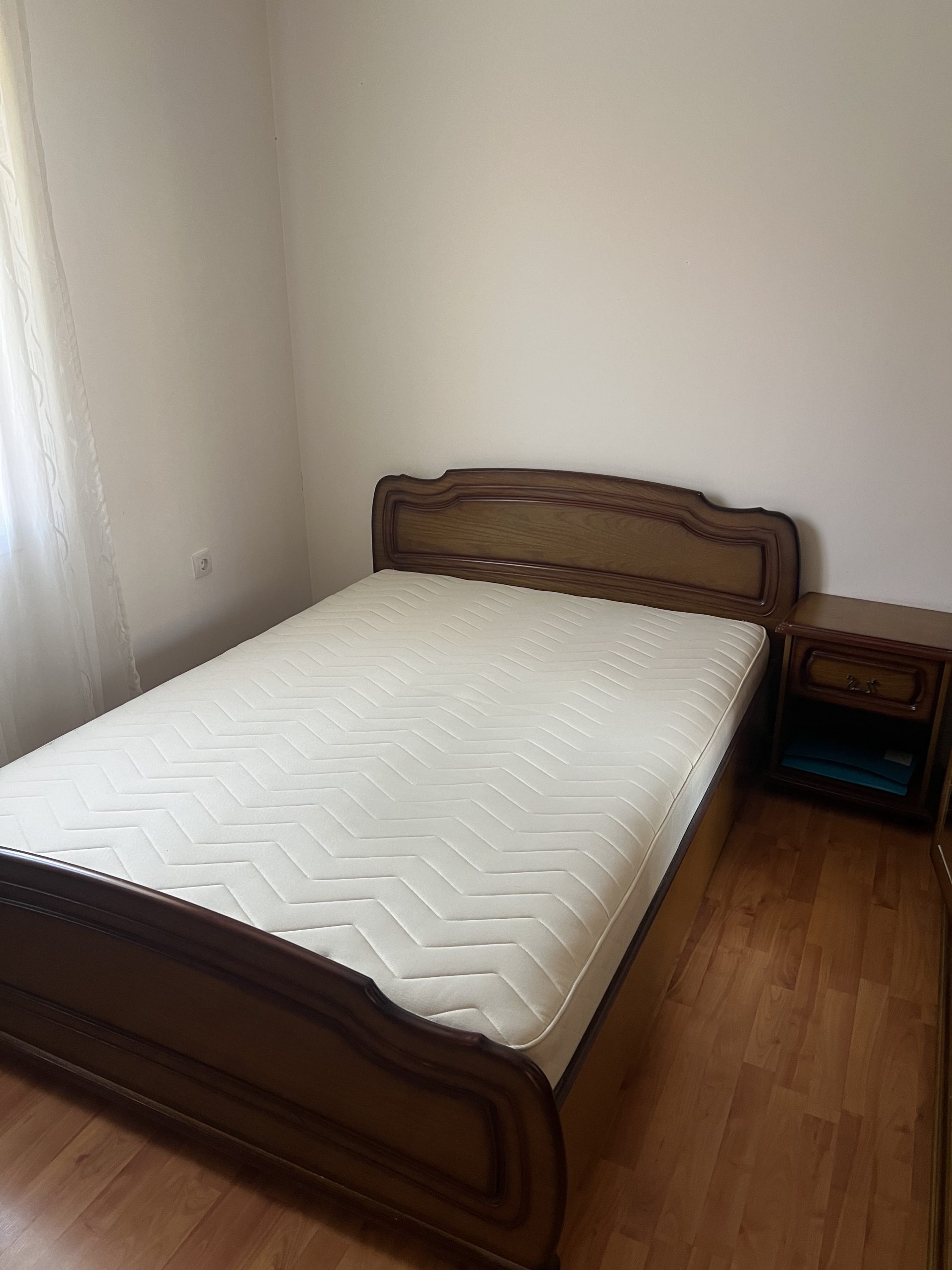 Prodajem 3 spavaće sobe