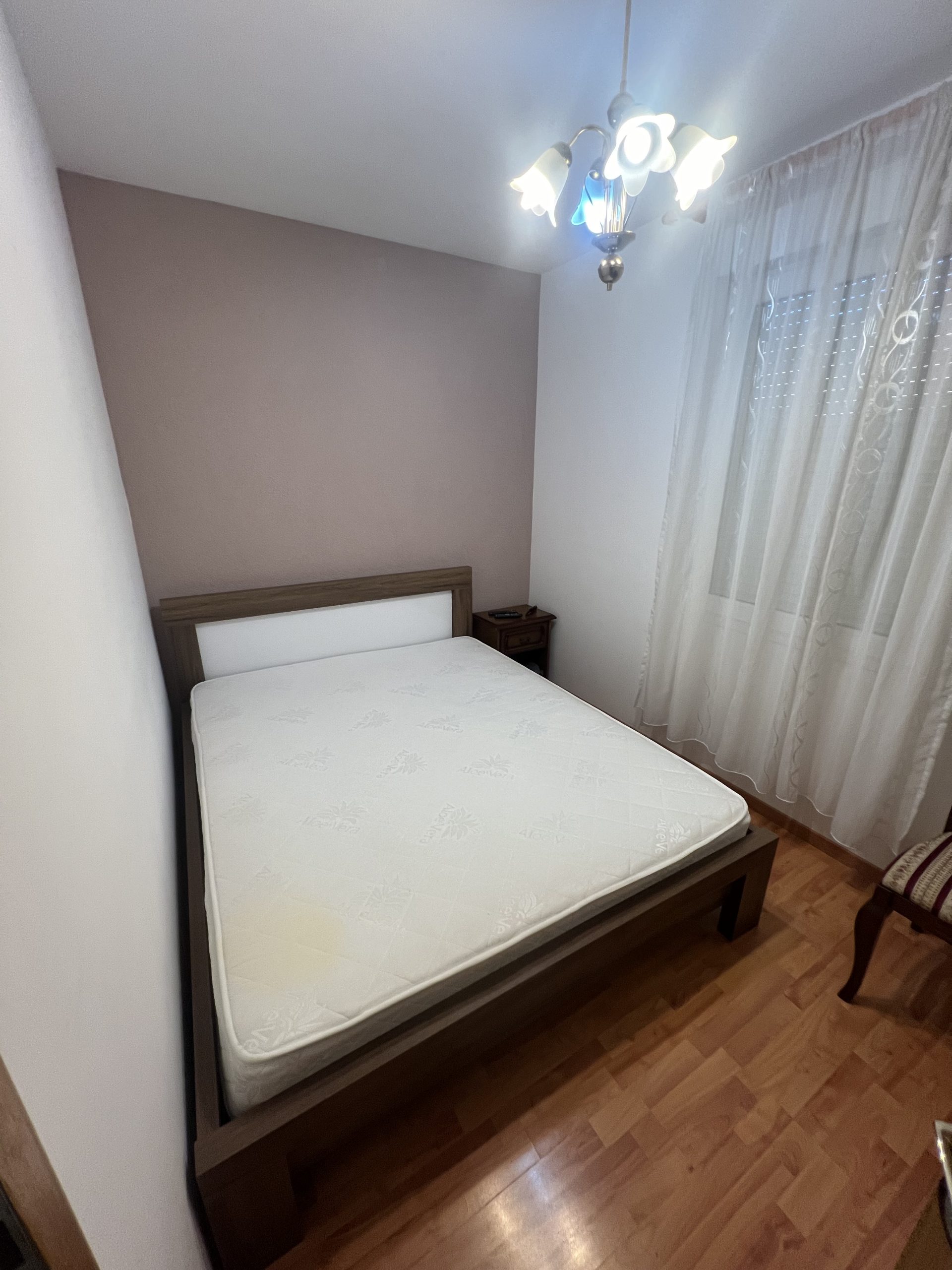 Prodajem 3 spavaće sobe